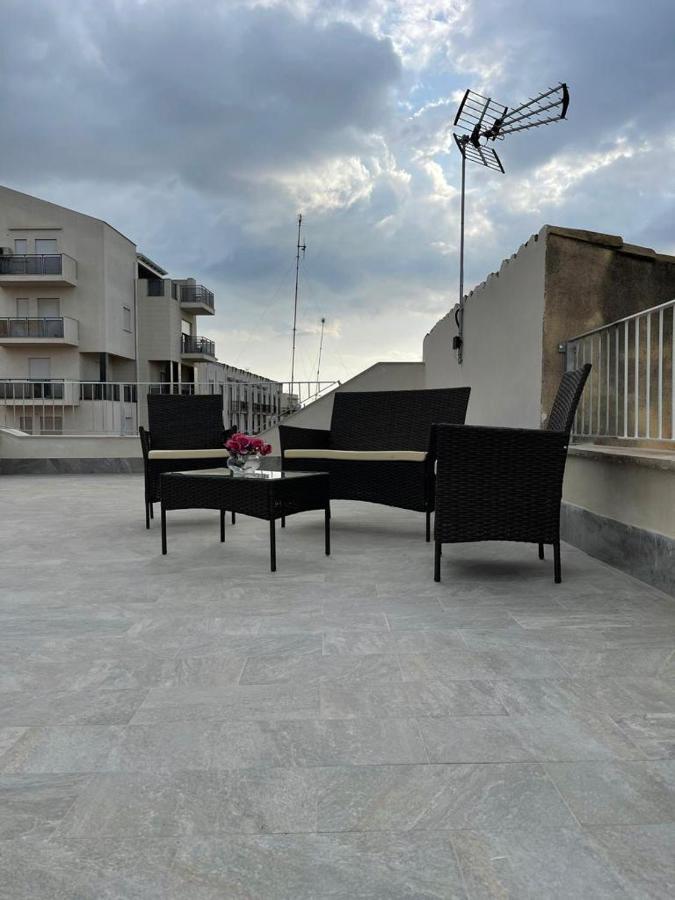 Casa Vacanze Al Trenta3 Marsala Exterior foto
